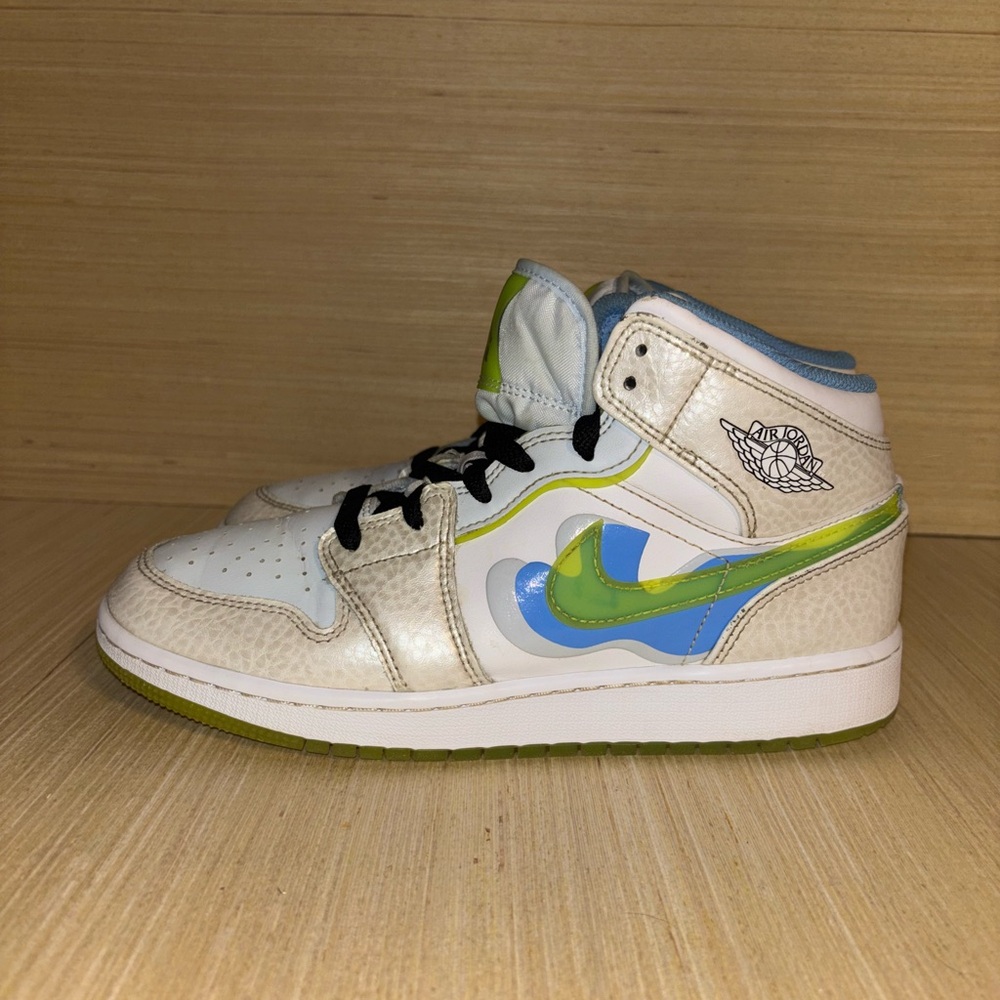 Air Jordan 1 Mid SE GS 'Warped Swoosh'